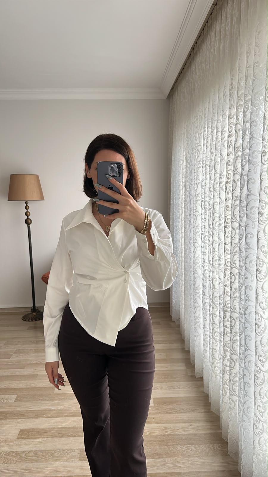 Beyaz Bel Detaylı Gömlek - Görsel 5