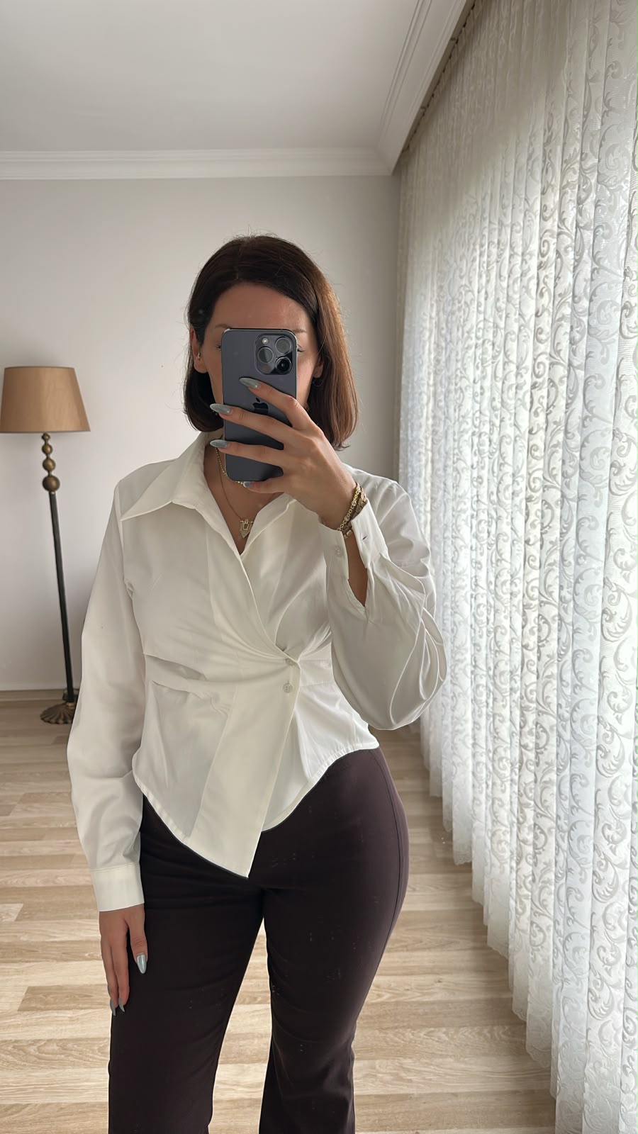 Beyaz Bel Detaylı Gömlek - Görsel 4