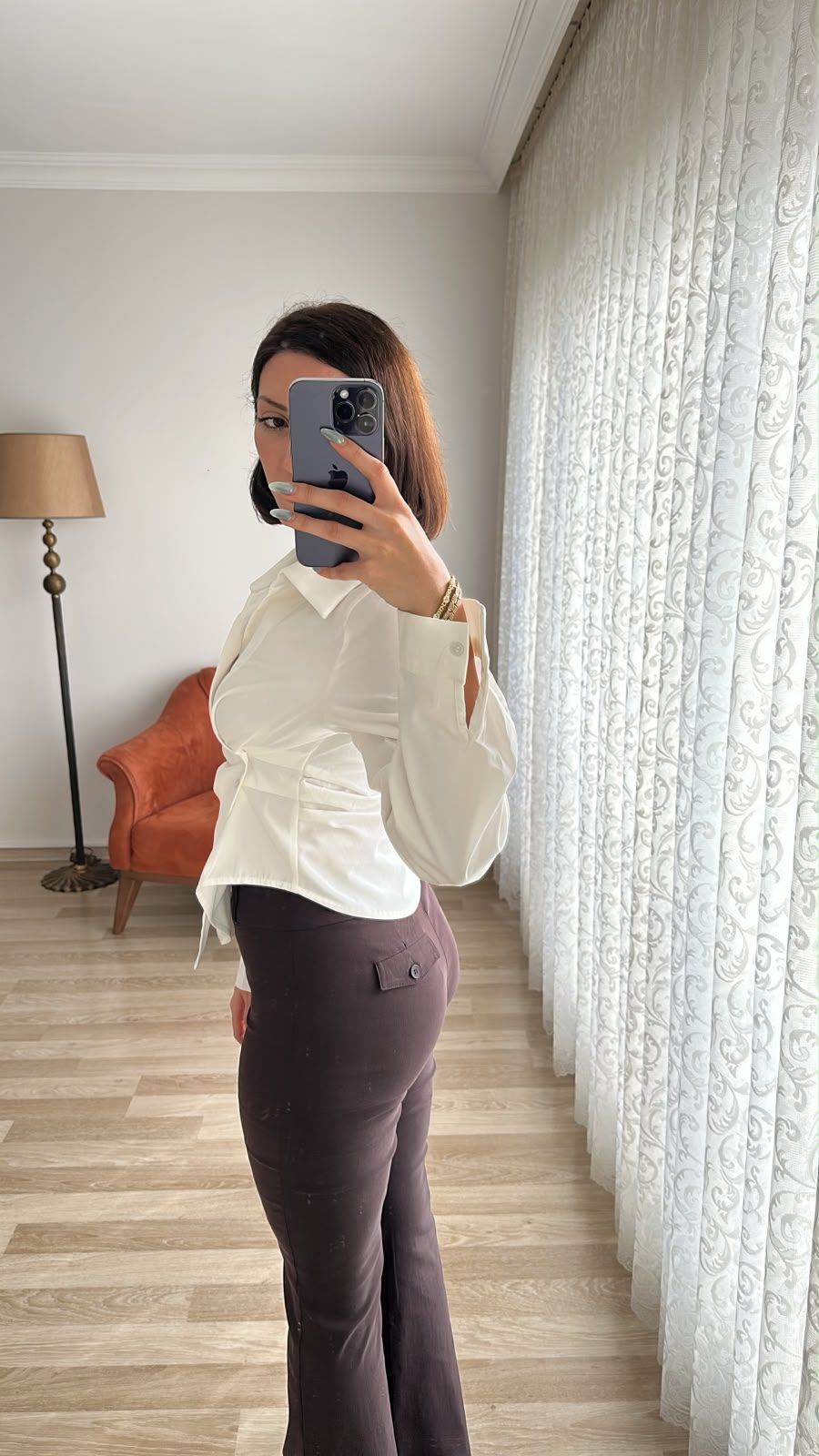 Beyaz Bel Detaylı Gömlek - Görsel 3