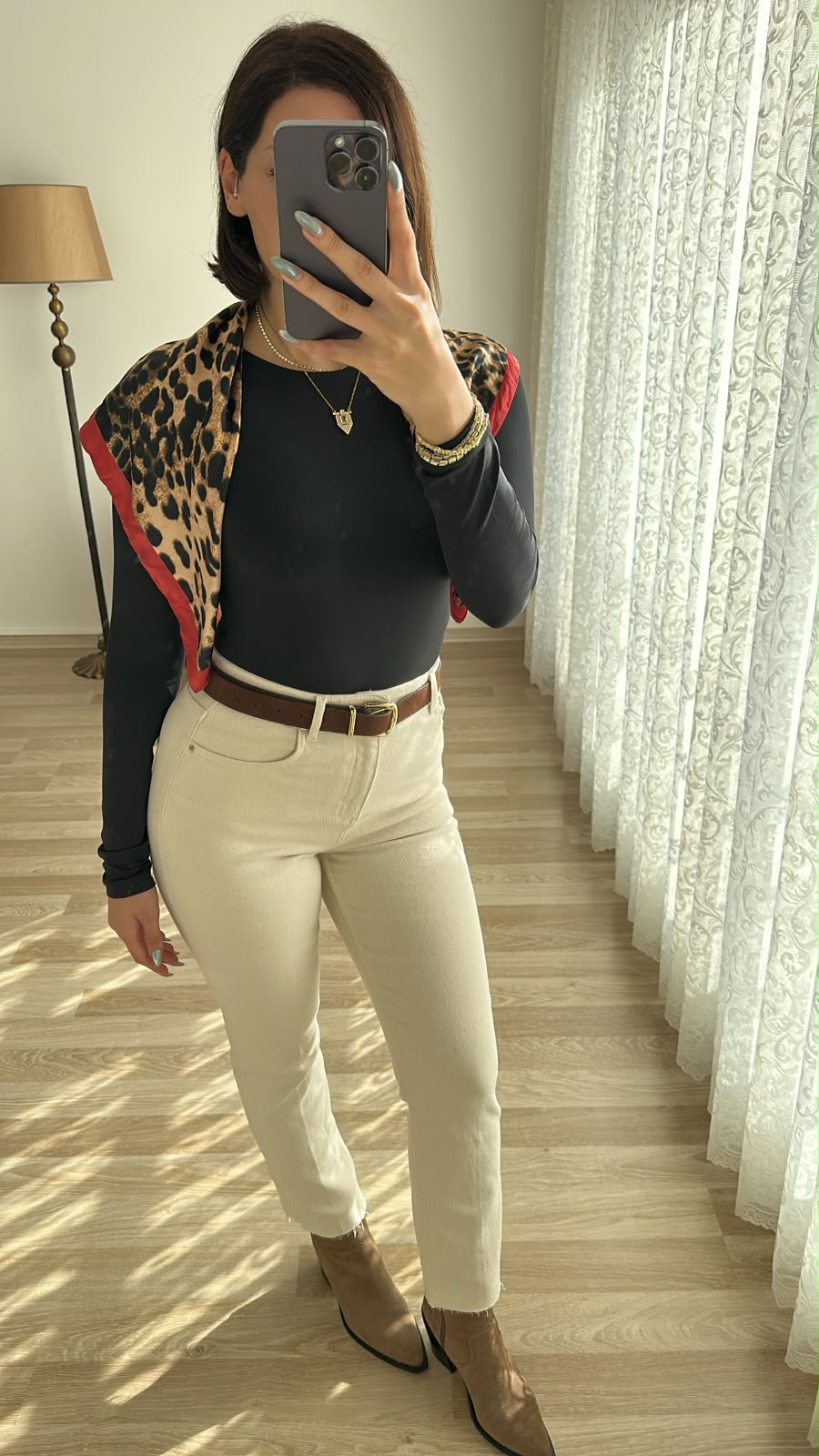 Kemerli Bej Pantolon